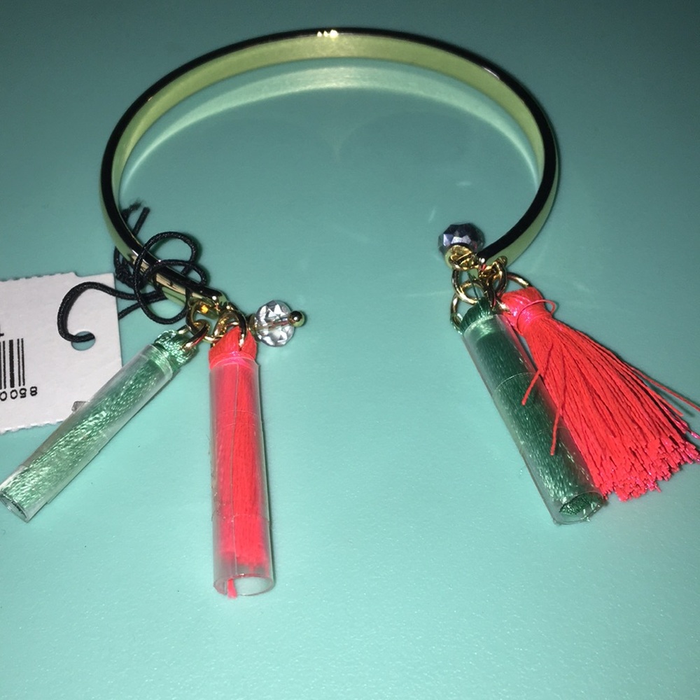 BNWT Express bracelet❤️ - Picture 2 of 3